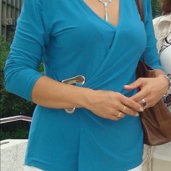 Long sleeve silver buckle top, Sz L. - Picture 2 of 7